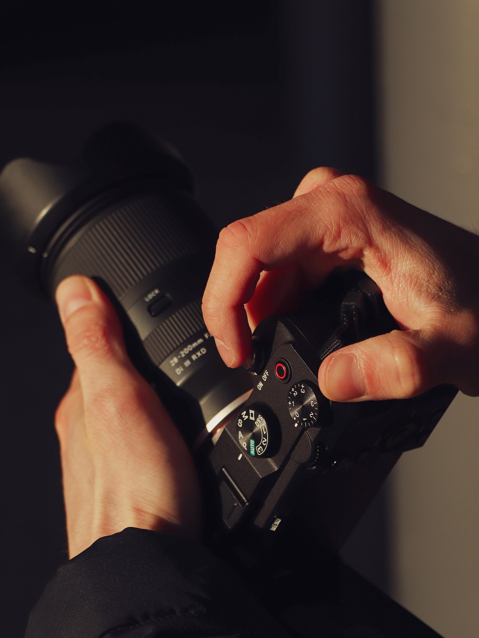 写真で稼ぐための魅力と苦労を両面紹介しますか？