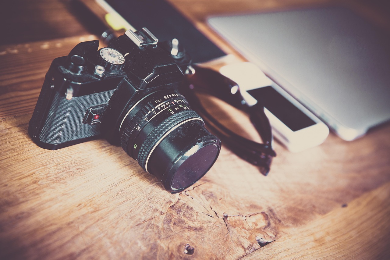 写真で稼ぐための場所と機材に制限はある？