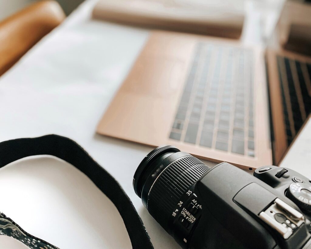 写真副業で稼ぐためのブログにおすすめの機材紹介は？